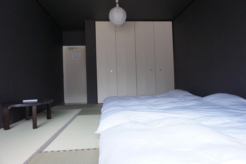 Uni Hostel Osaka Esterno foto