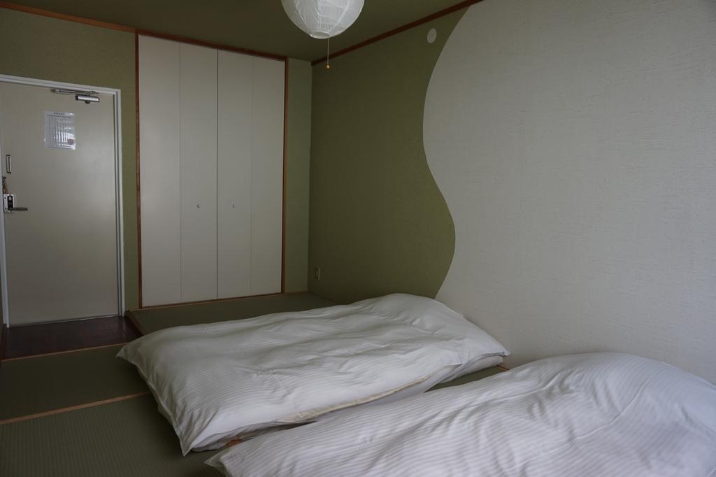 Uni Hostel Osaka Esterno foto