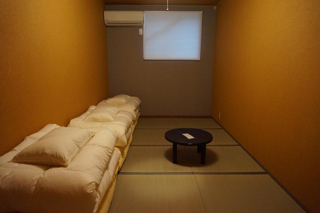 Uni Hostel Osaka Esterno foto
