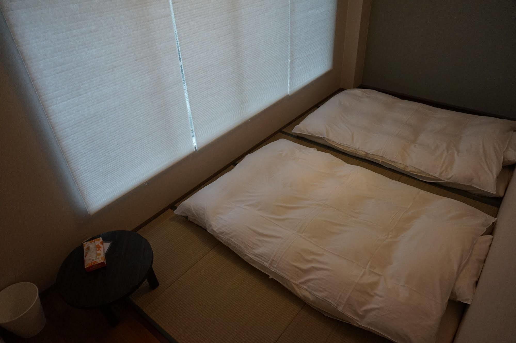 Uni Hostel Osaka Esterno foto