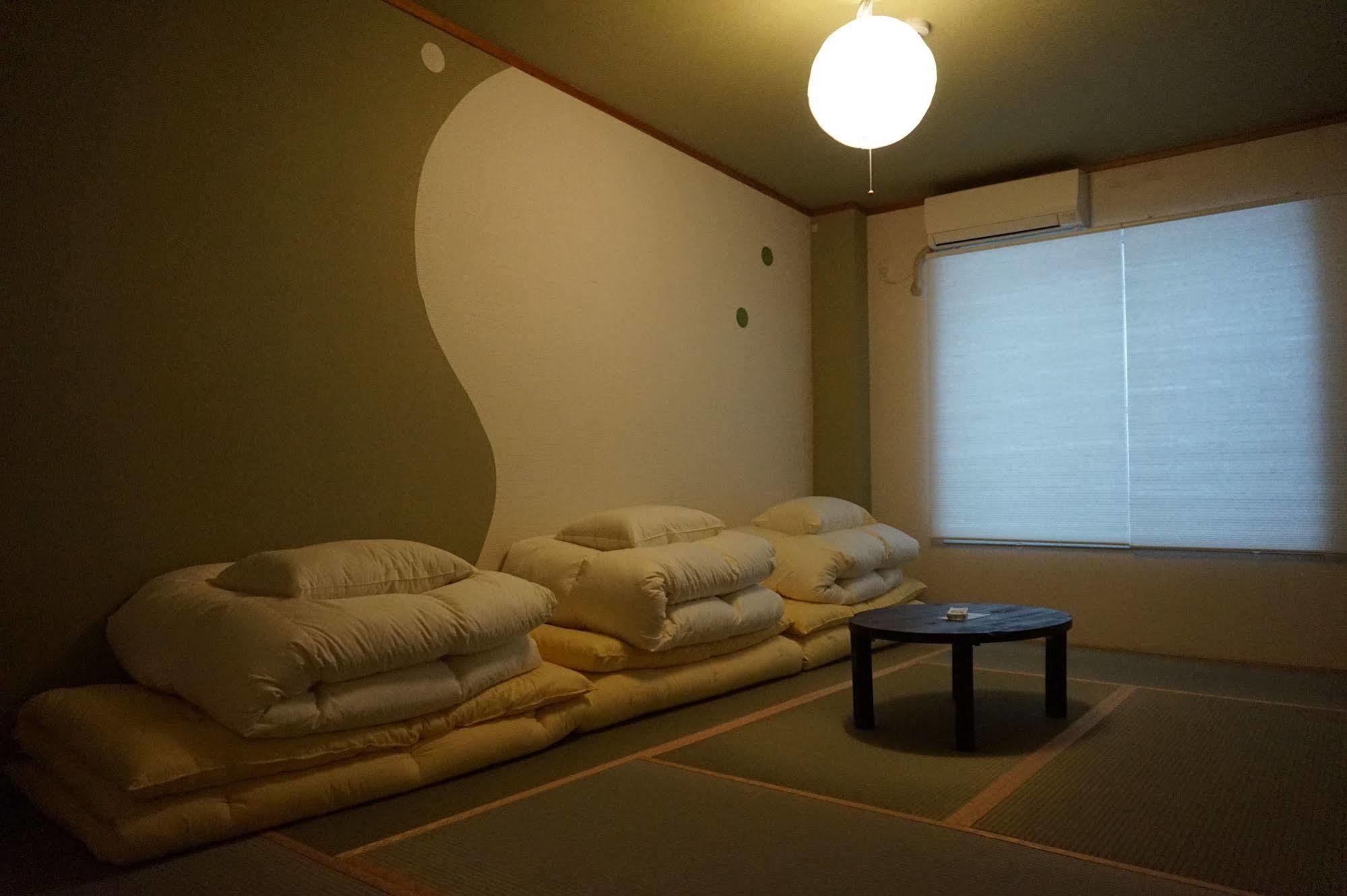 Uni Hostel Osaka Esterno foto
