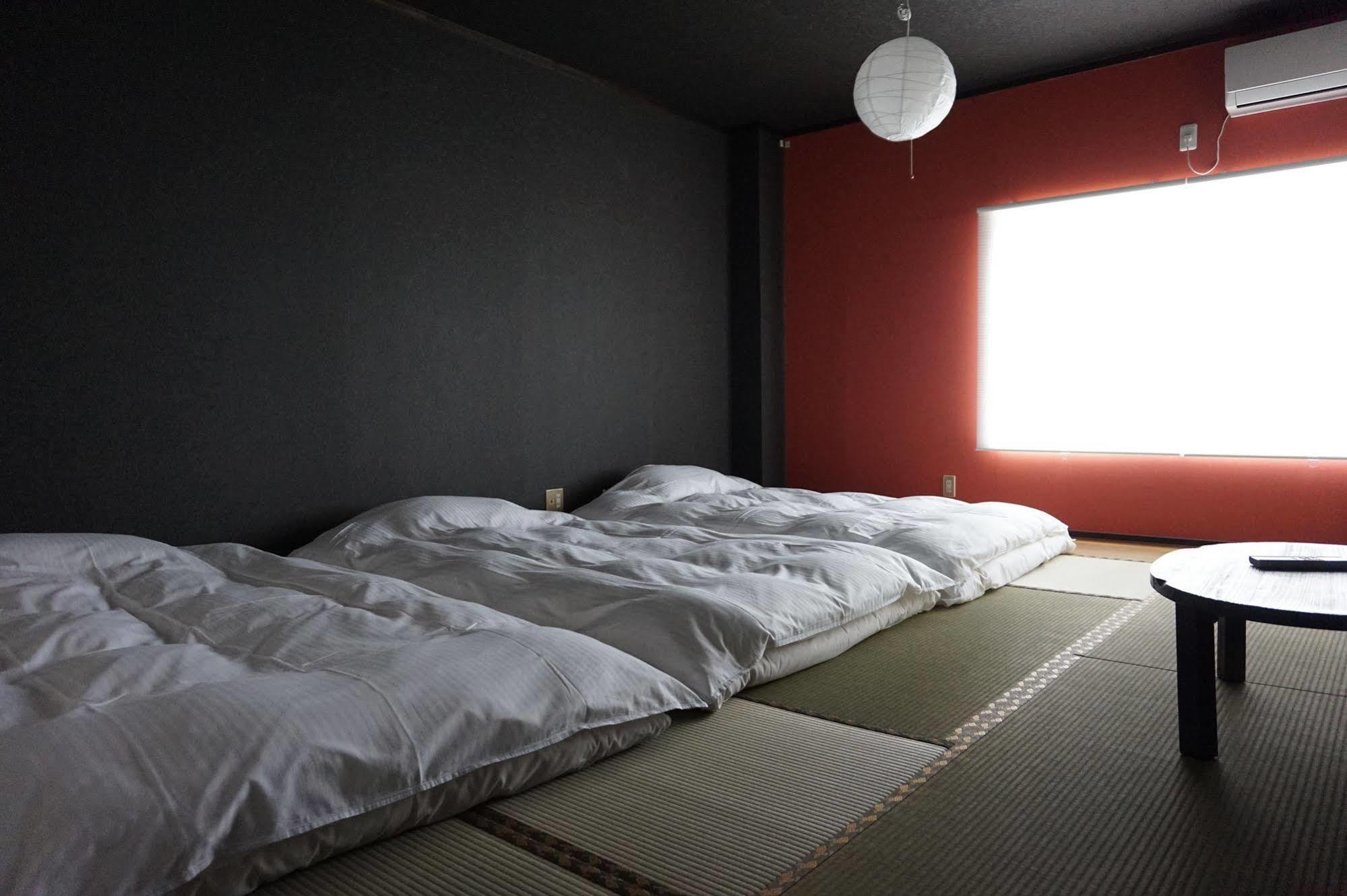 Uni Hostel Osaka Esterno foto