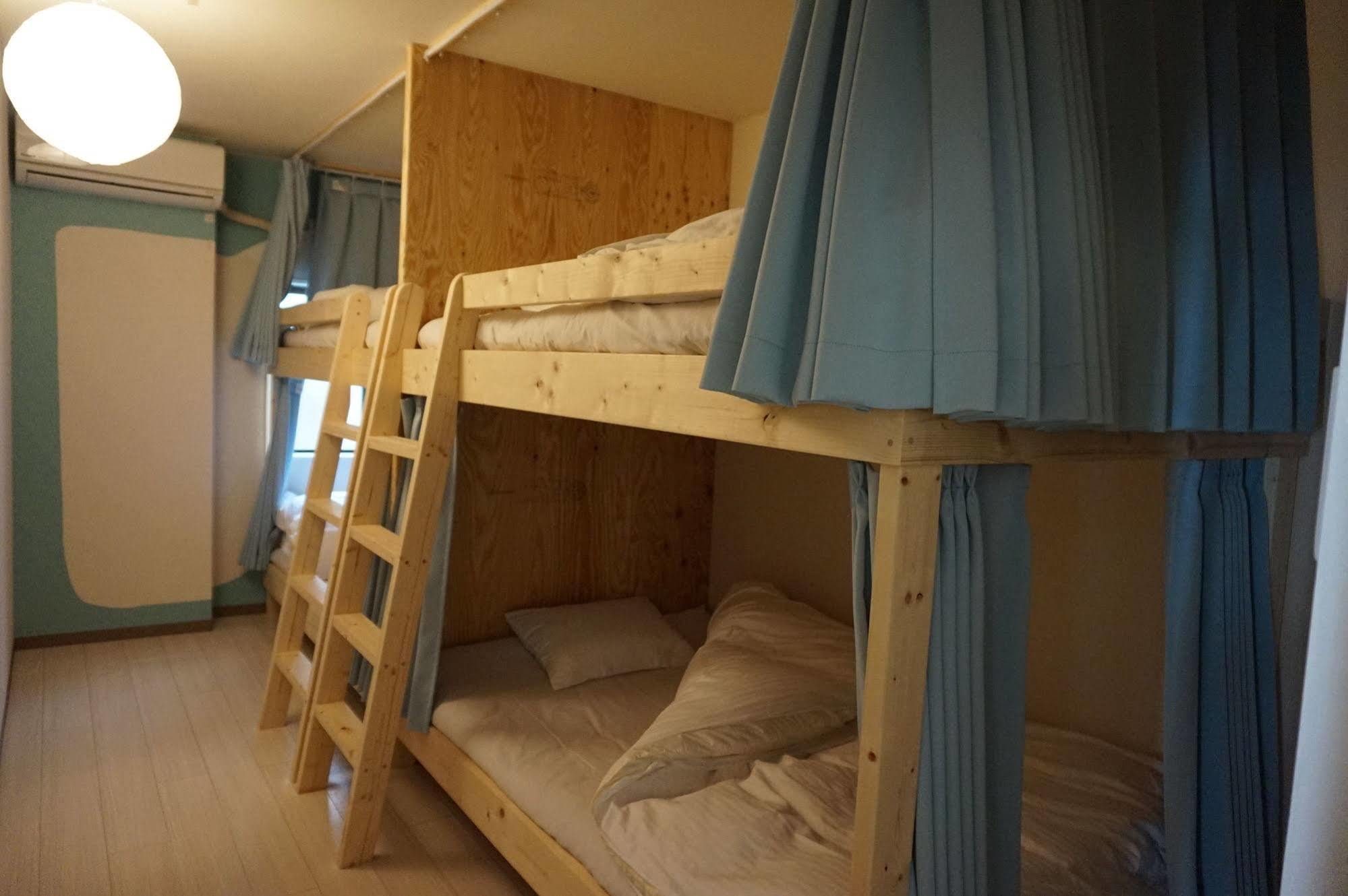 Uni Hostel Osaka Esterno foto